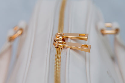 HER AIR stone beige skyline bag